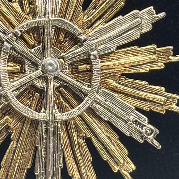 Vintage ART CO. Starburst/ Triple Flower, chained necklace. - Picture 4 of 10